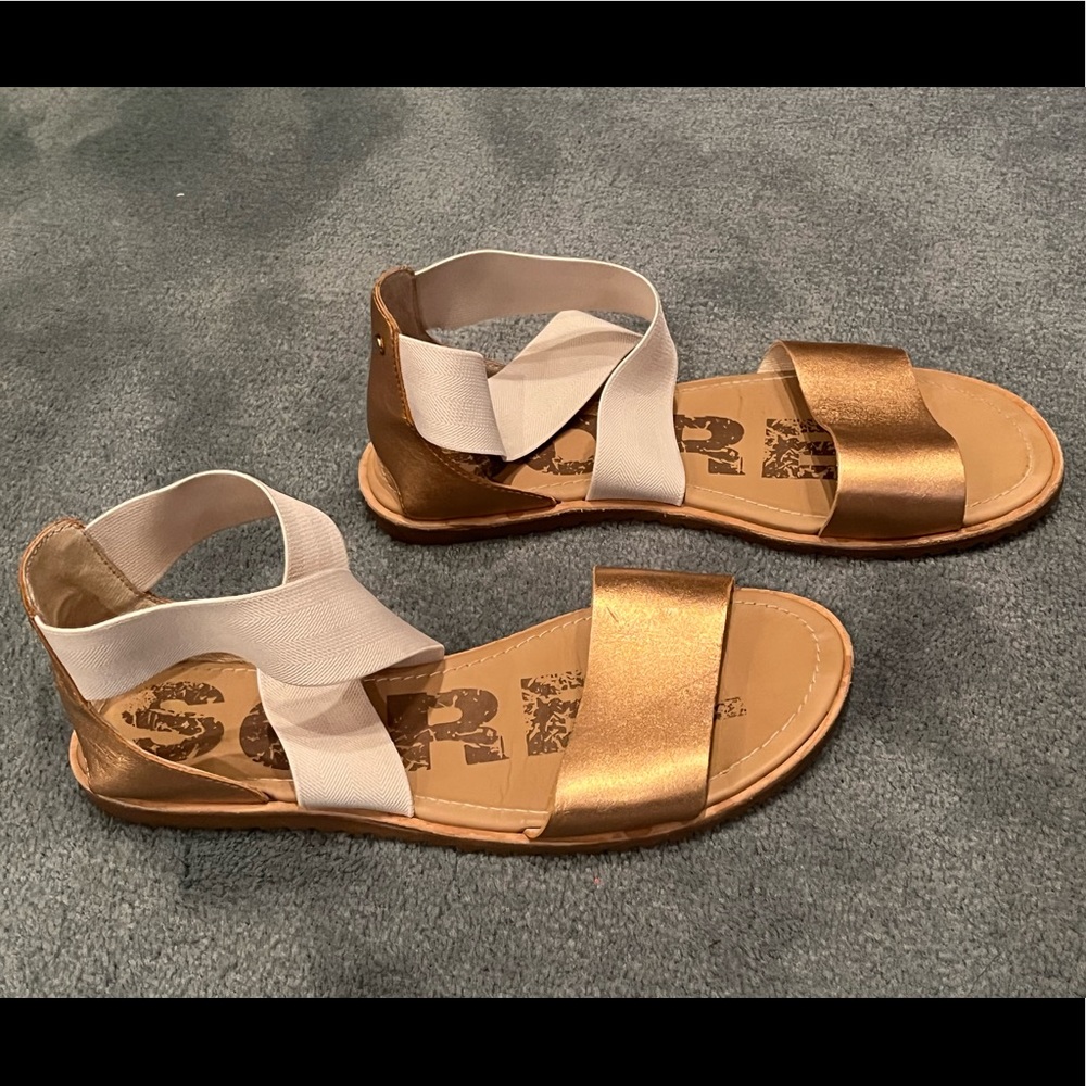 Sorel Sandals Size 8- BRAND NEW